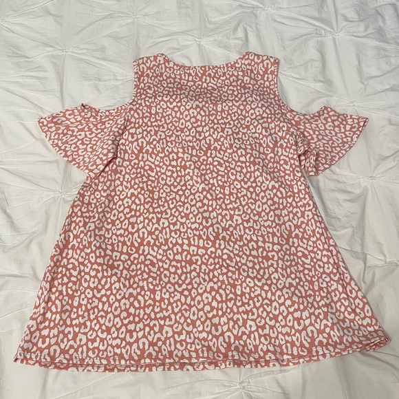 Cold shoulder Short-Sleeved Flutter Top 2XL - Picture 2 of 4